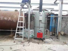 湖南CLHS0.12-85/60-QY燃油熱水鍋爐